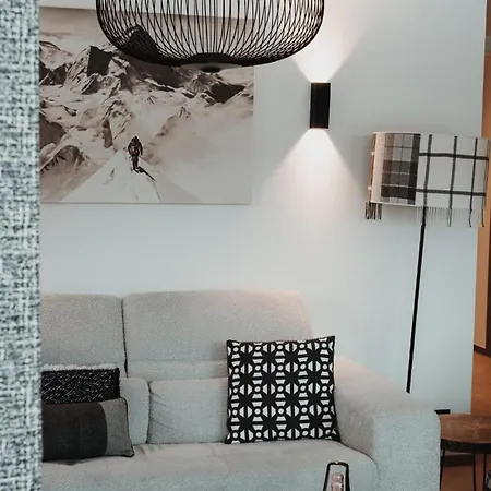 Des Cerisiers - Luxe Et Parking A Le Praz 谷雪维尔