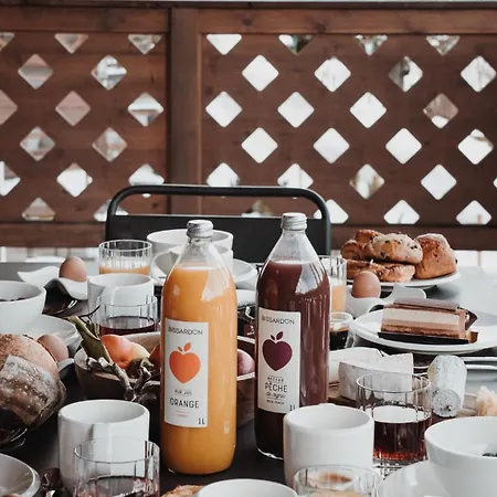 Апартаменти Des Cerisiers - Luxe Et Parking A Le Praz Куршавель