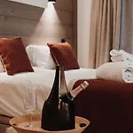 Des Cerisiers - Luxe Et Parking A Le Praz Lejlighed